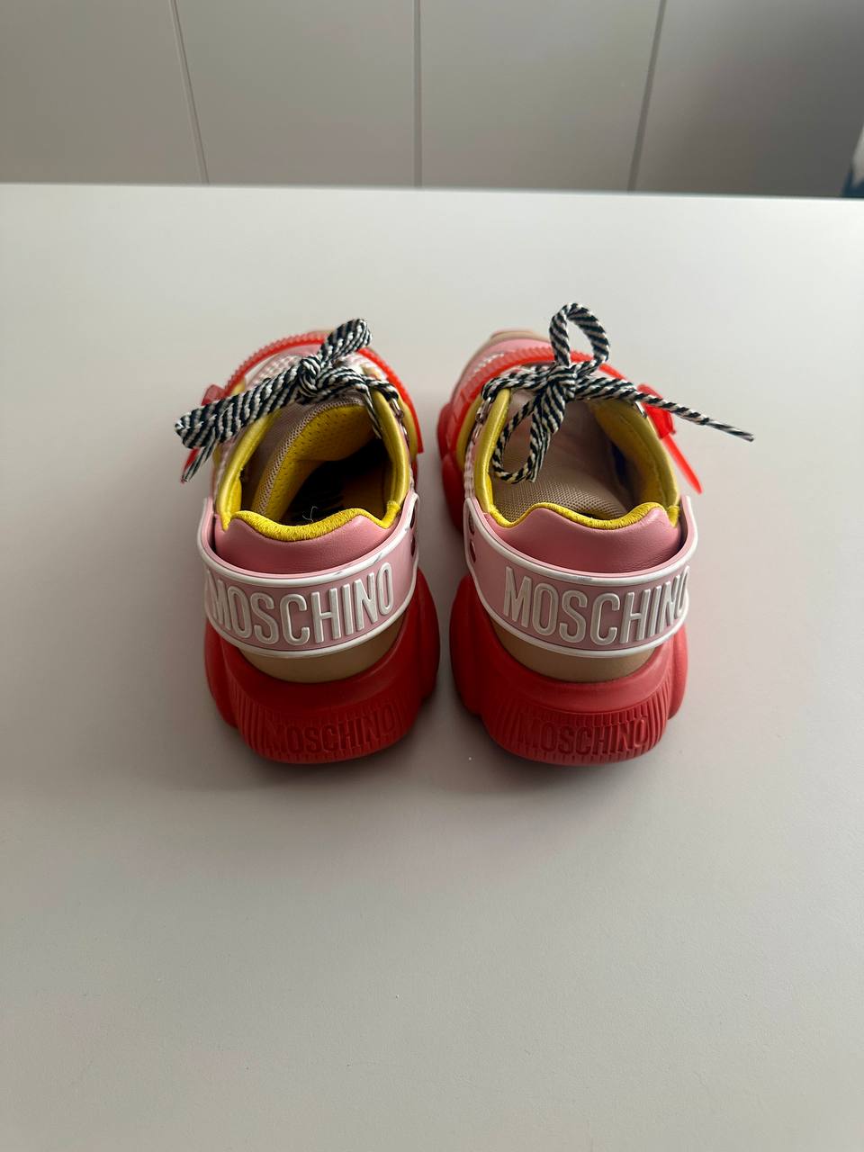MOSCHINO