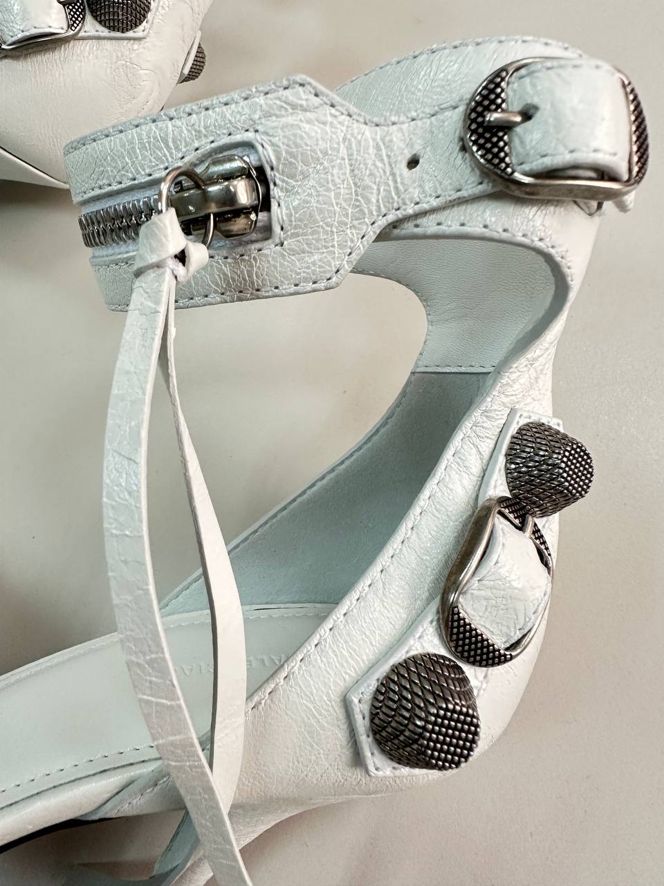BALENCIAGA