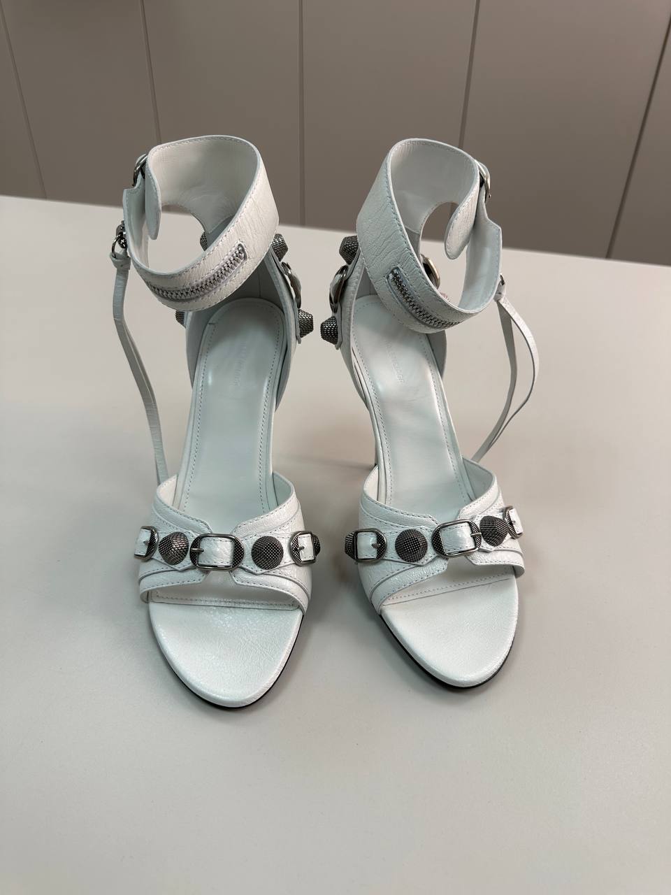 BALENCIAGA