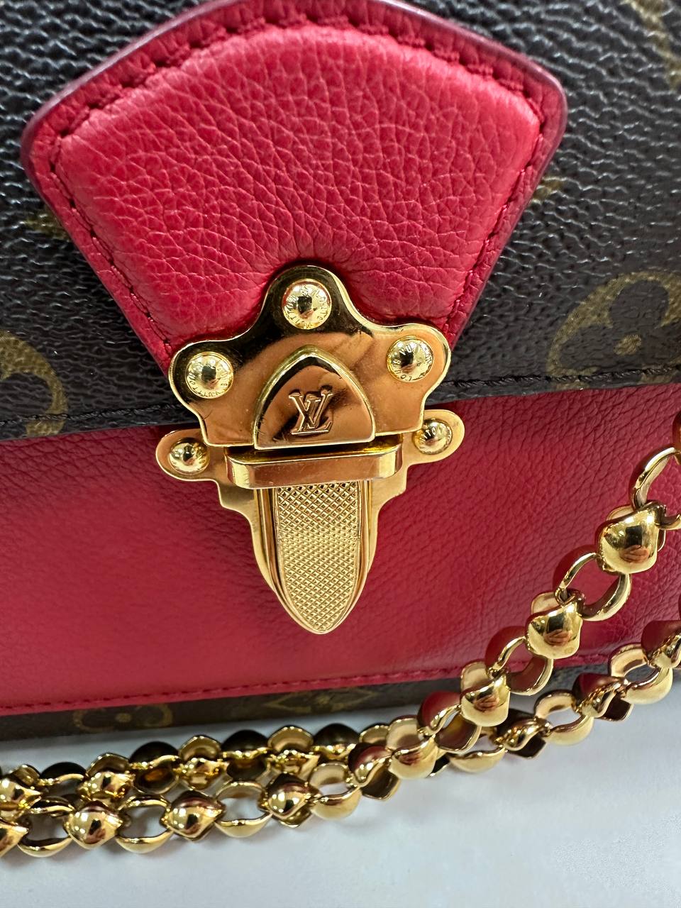 LOUIS VUITTON