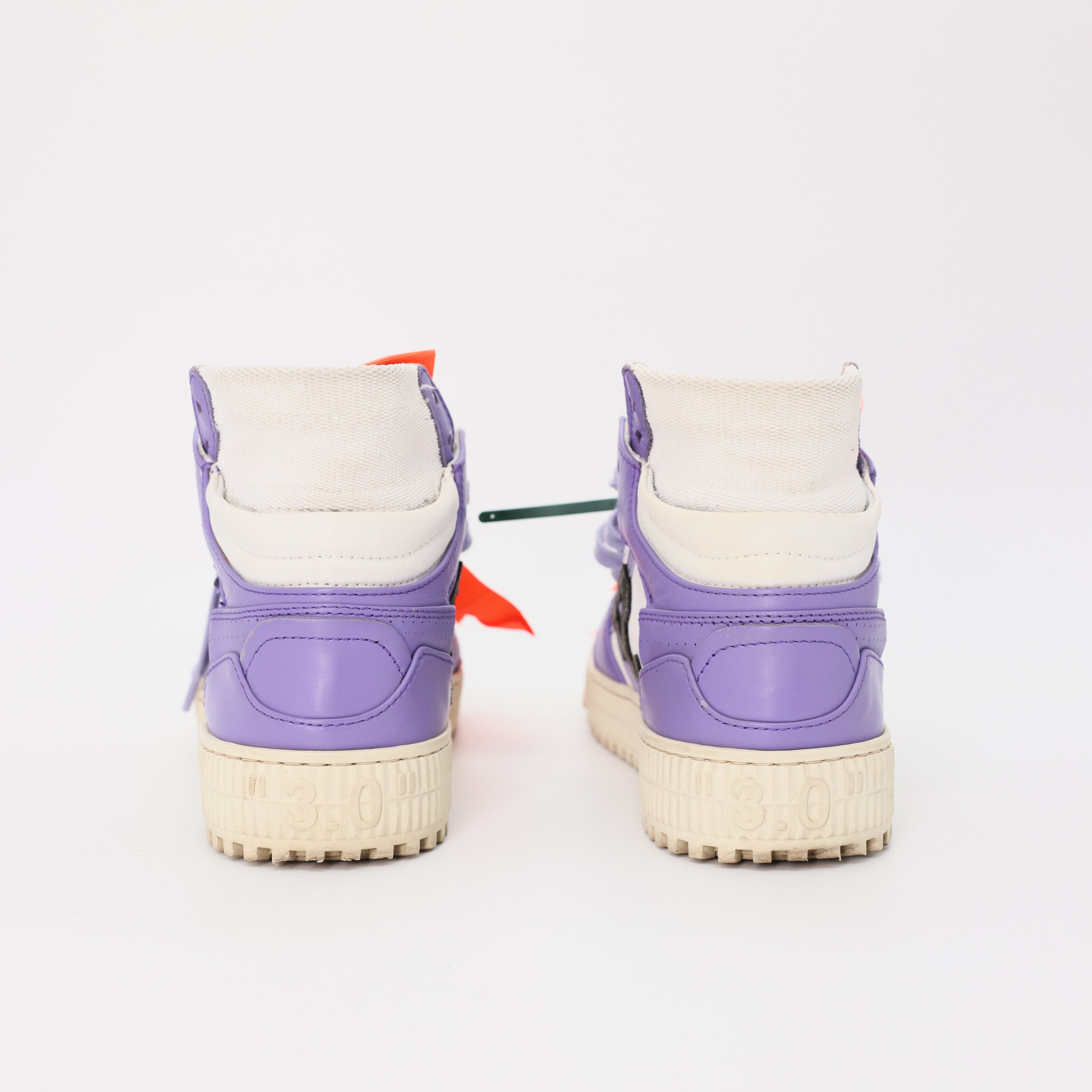 OFF-WHITE