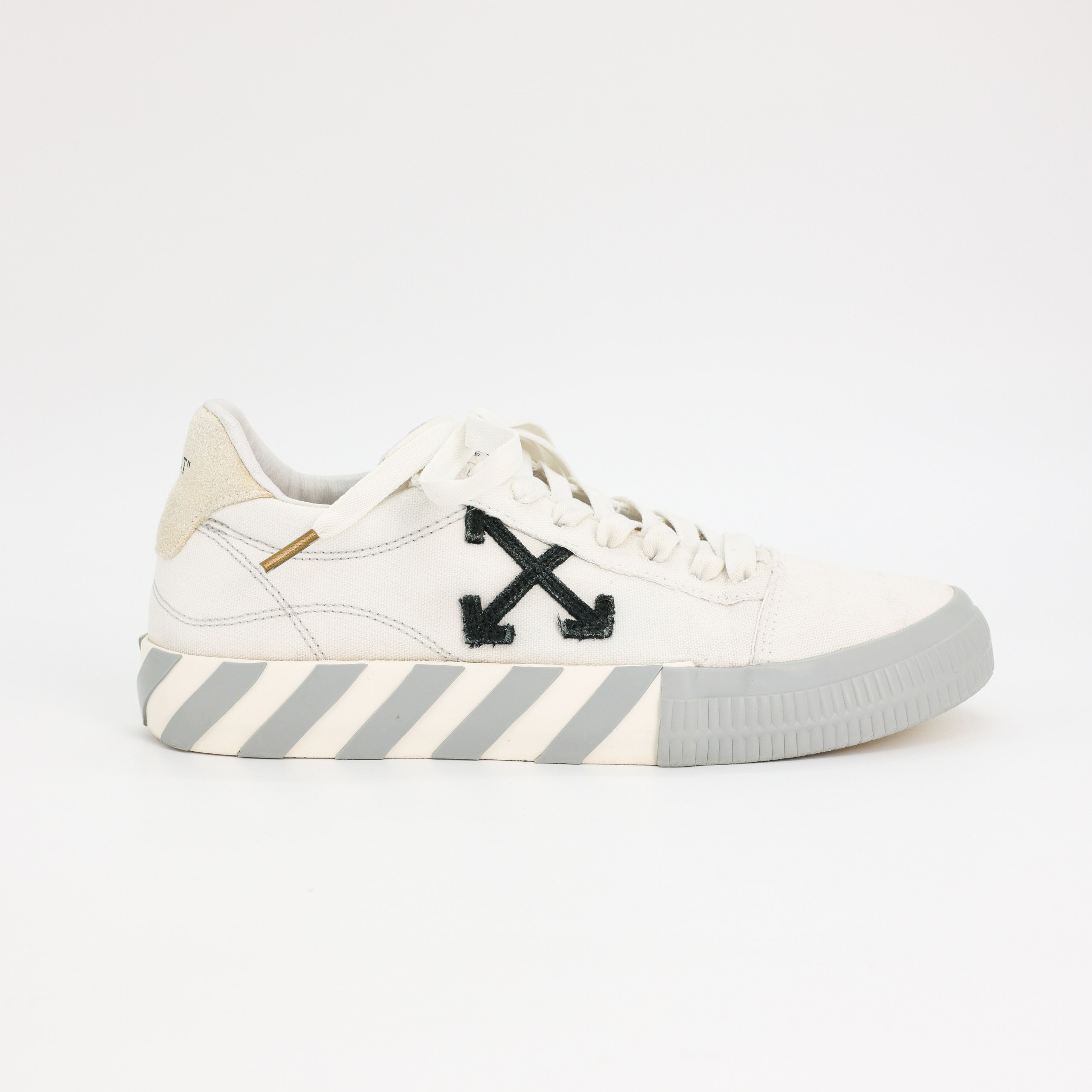 OFF-WHITE