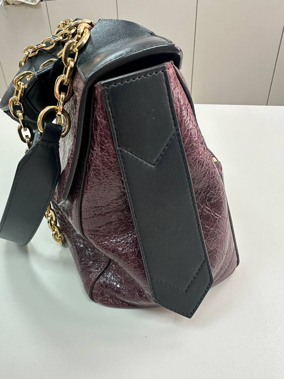 GIVENCHY