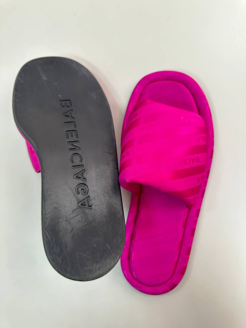 BALENCIAGA