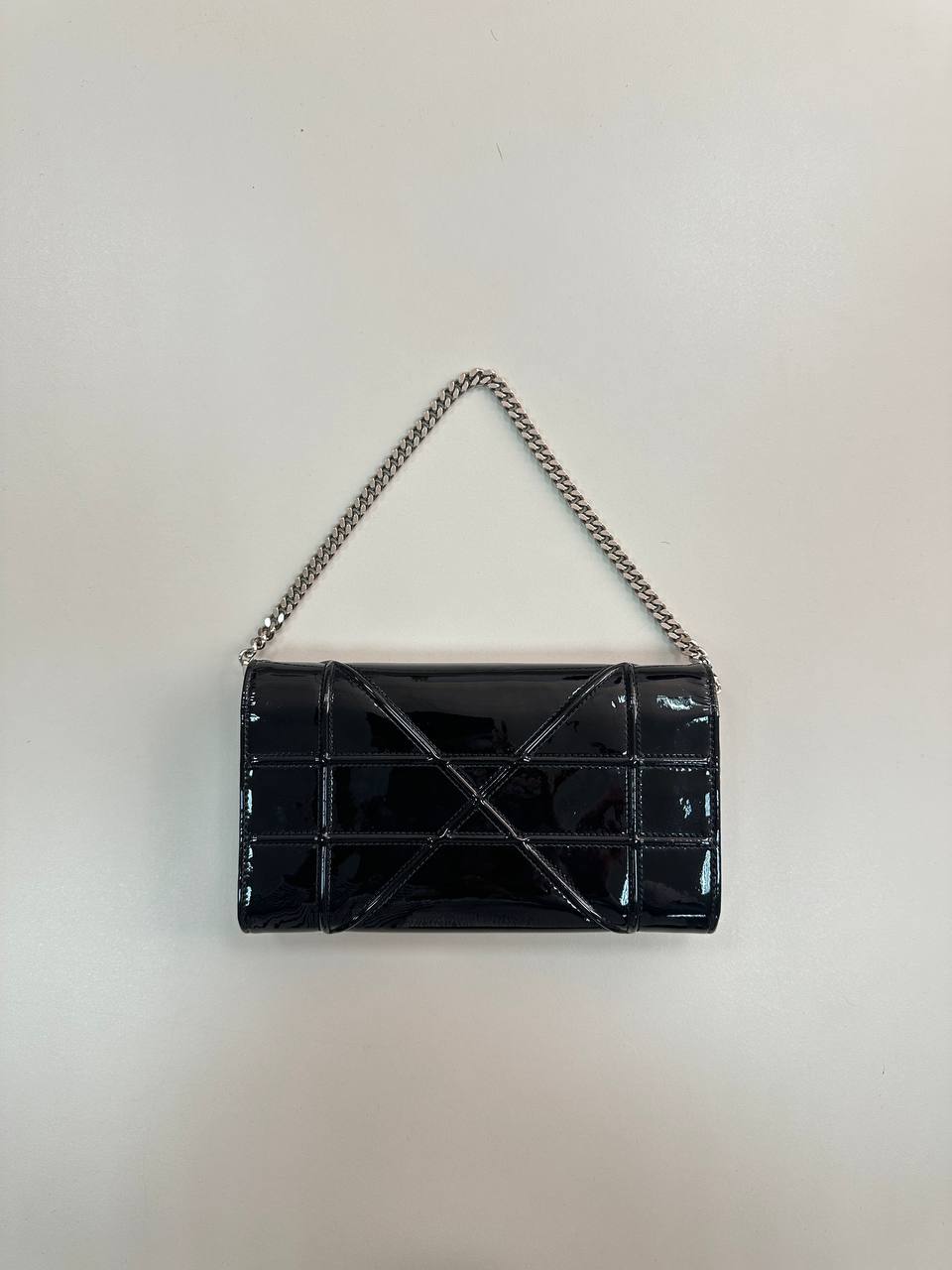 CHRISTIAN DIOR