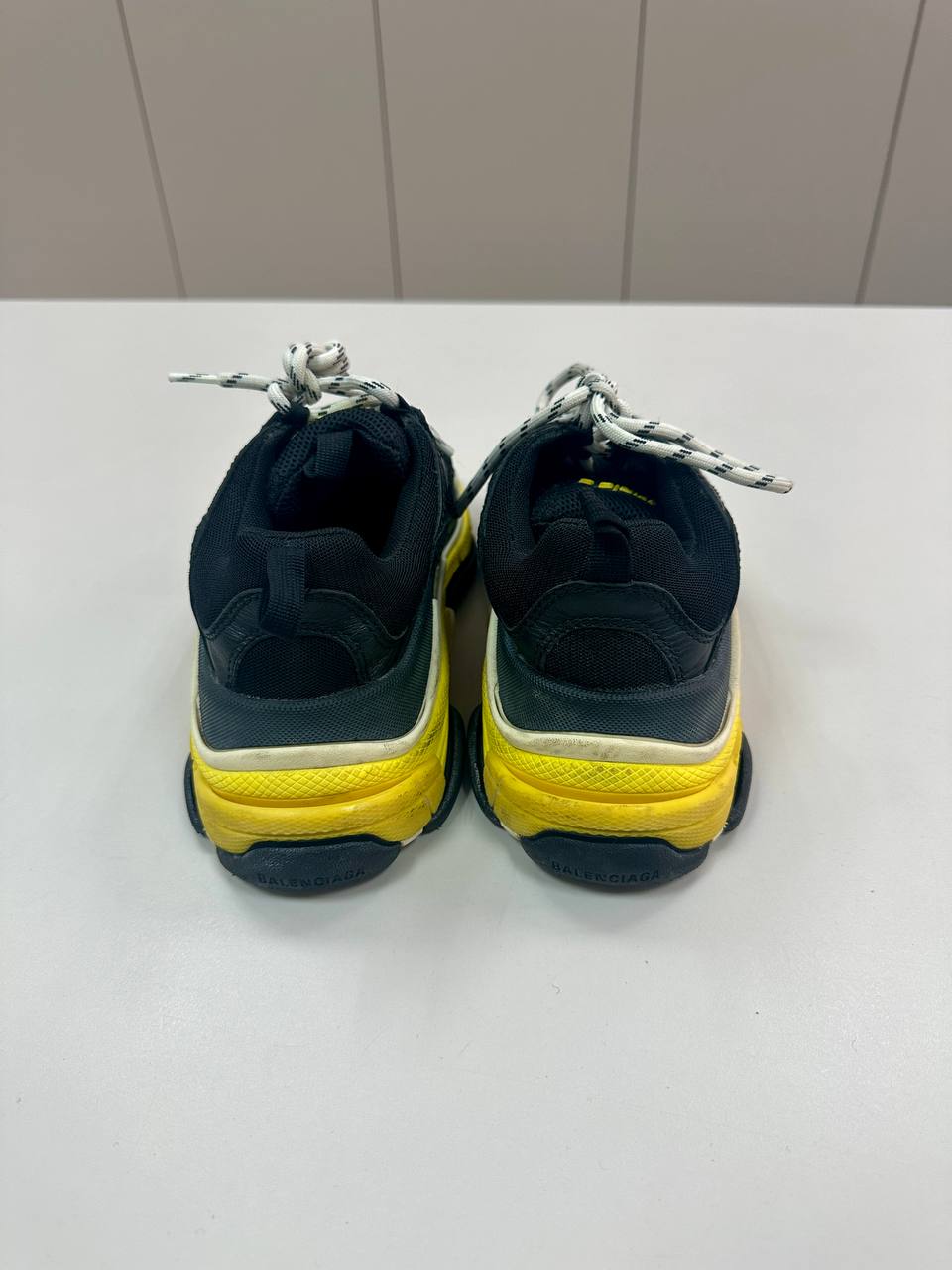 BALENCIAGA