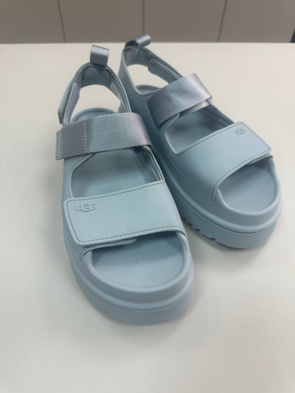 UGG