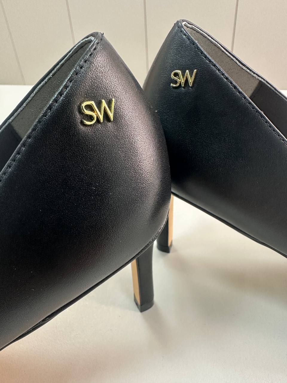 STUART WEITZMAN